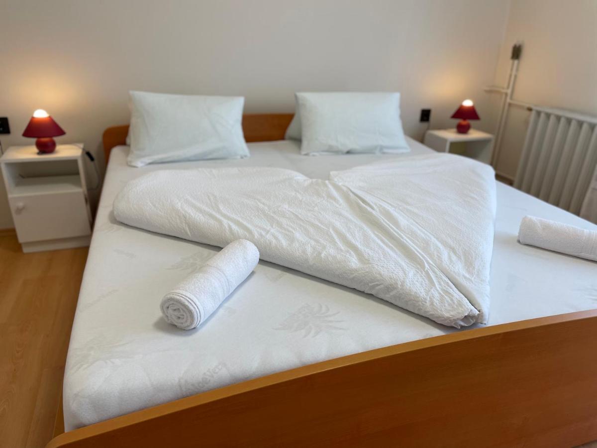 Pingvin Cukraszda Apartman Felso Szint Balatonmáriafürdő 外观 照片