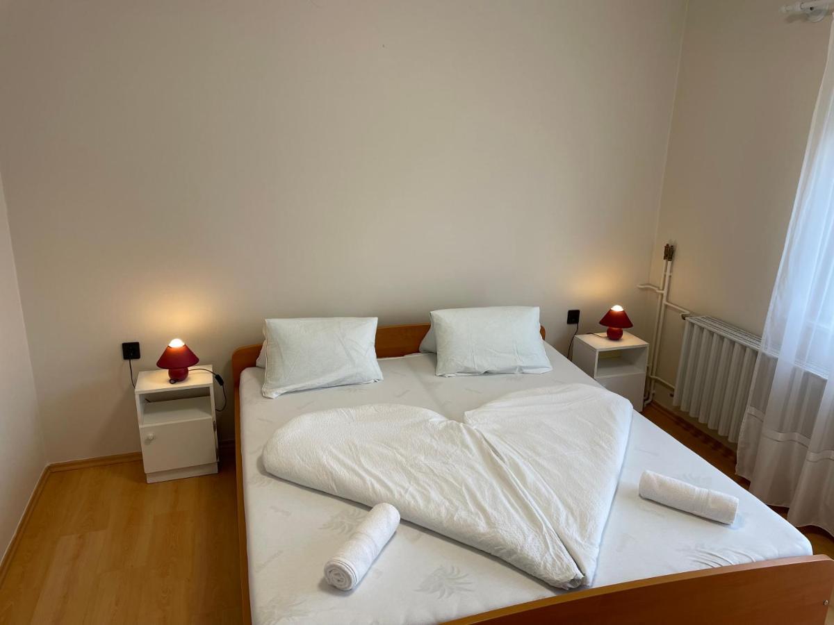 Pingvin Cukraszda Apartman Felso Szint Balatonmáriafürdő 外观 照片