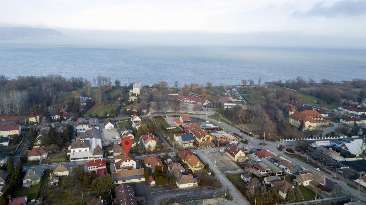 Pingvin Cukraszda Apartman Felso Szint Balatonmáriafürdő 外观 照片